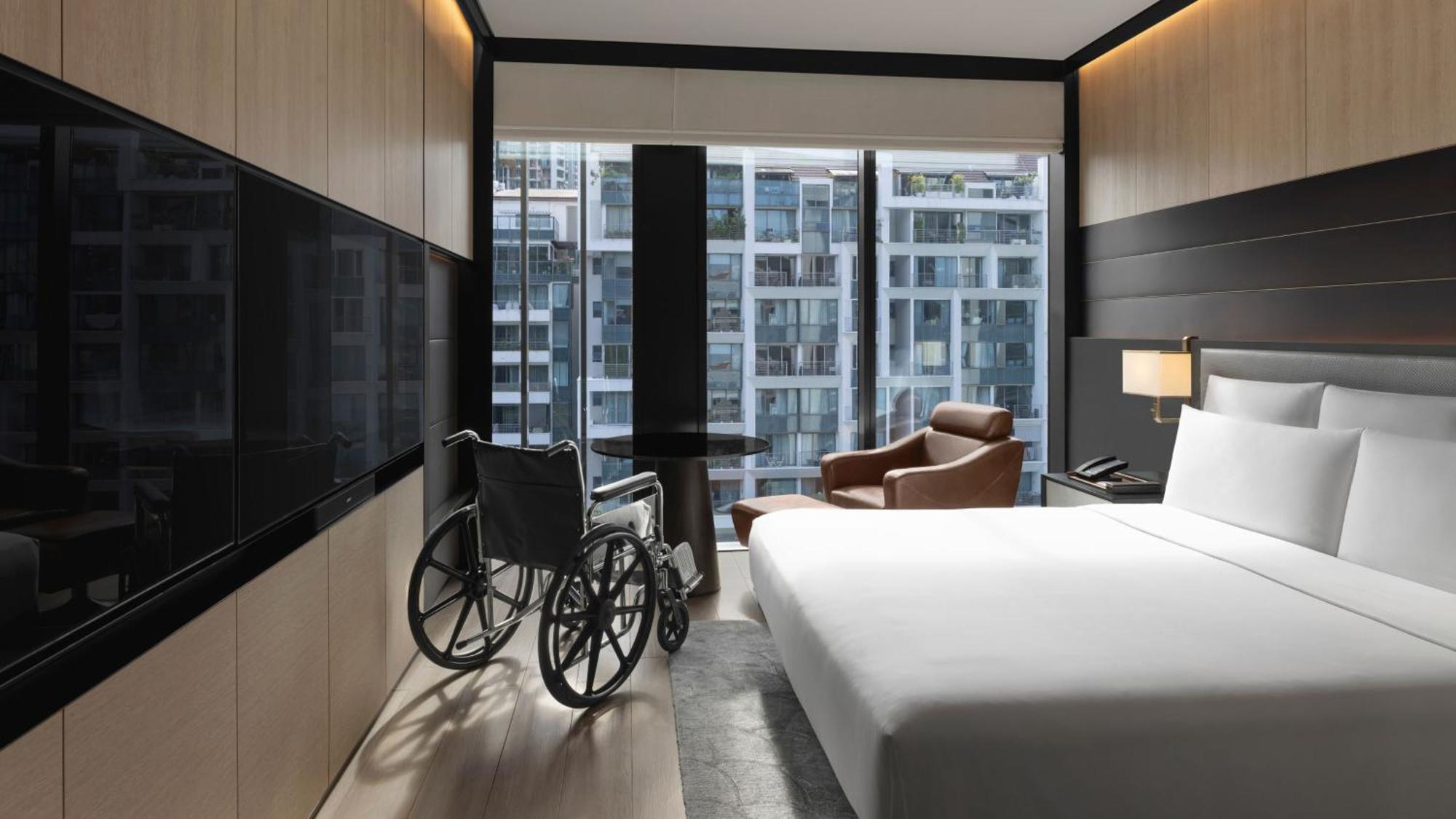 Classic King Room Accessible